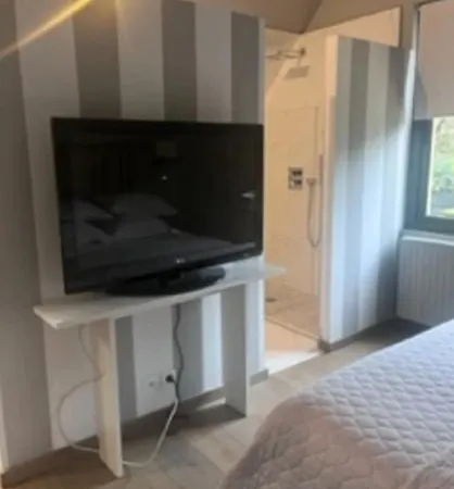 Bed & Breakfast La Demeure De L'ile 4*