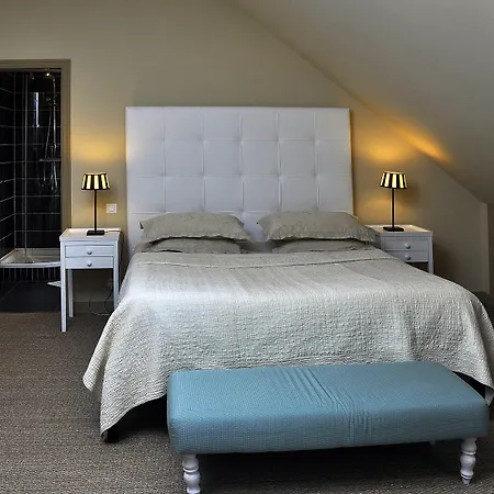 Bed & Breakfast La Demeure De L'ile 4*