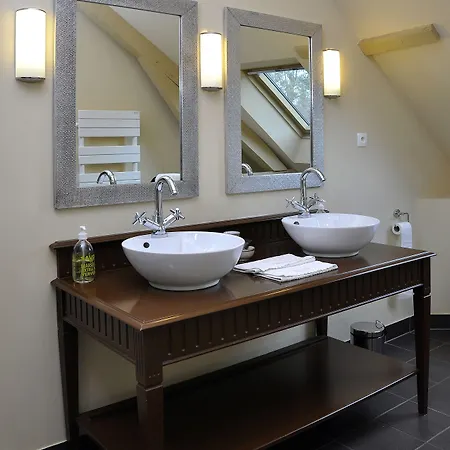 La Demeure De L'ile Bed & Breakfast