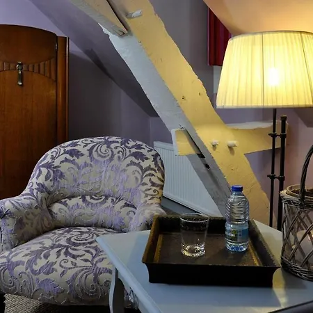 La Demeure De L'ile Bed & Breakfast