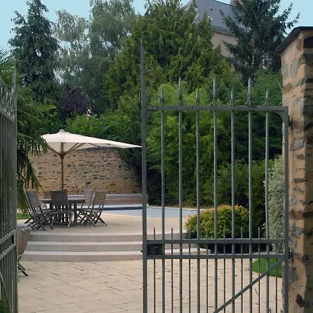 La Demeure De L'ile Craon (Mayenne)