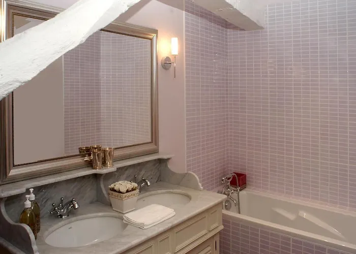 La Demeure De L'ile B&B